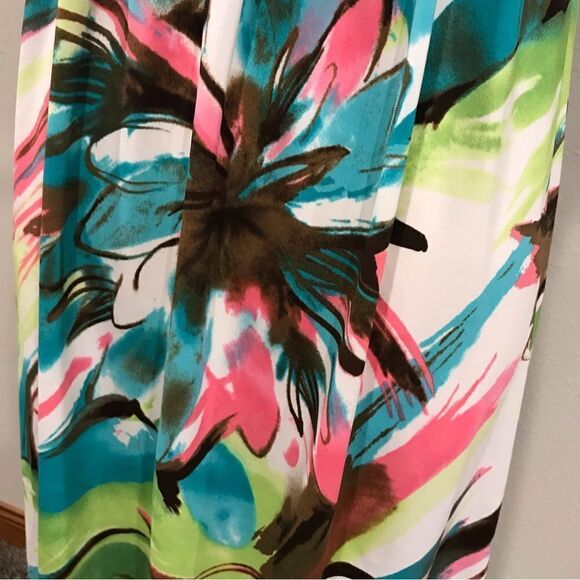 Short sleeve floral dress with belt - Picture 4 of 13